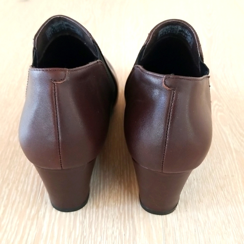 Vionic Stanton Round Toes Slip On Wedge Booties - image 3